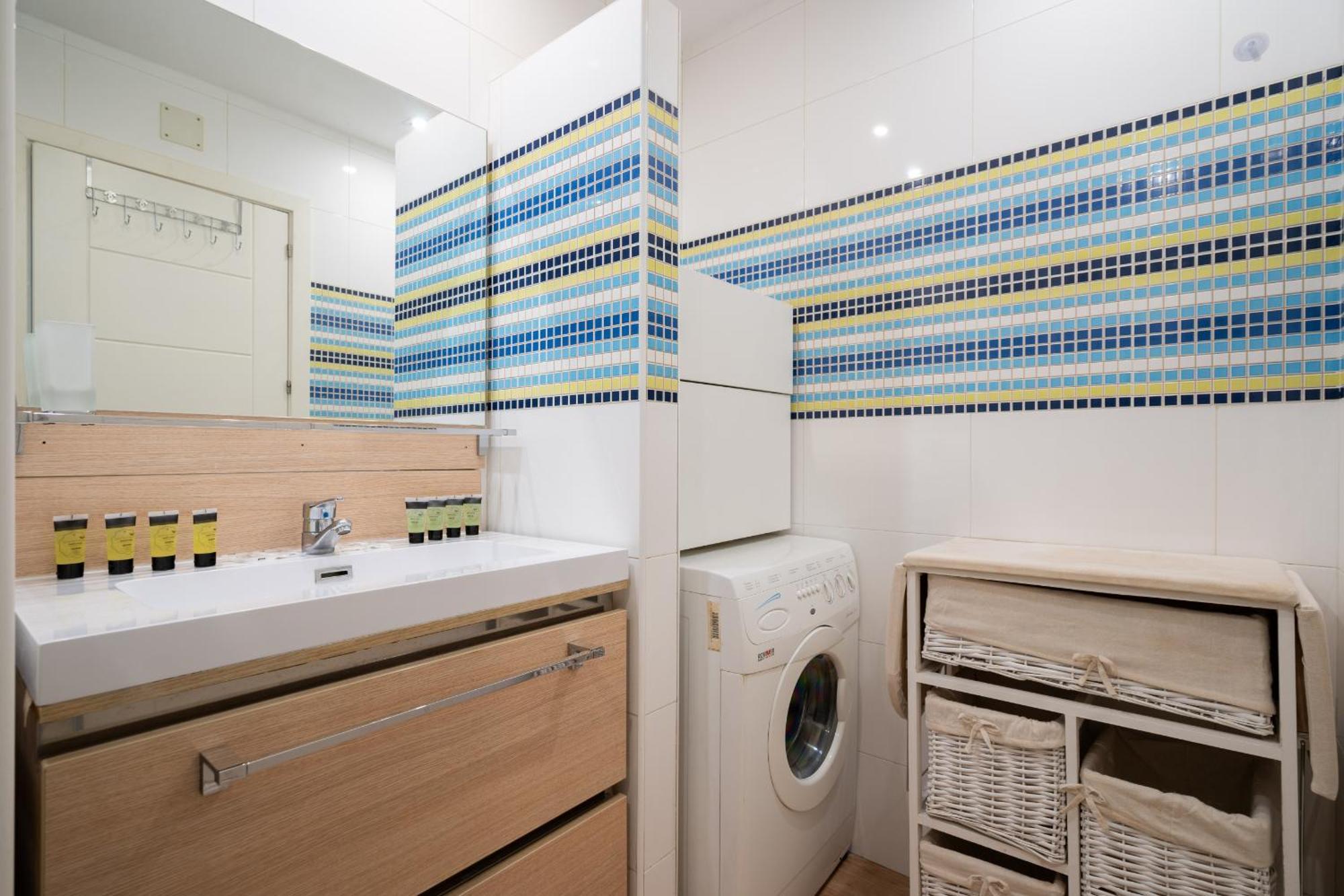 Apartamento En Plaza De Espana Alquiler Temporal Madrid Exterior photo